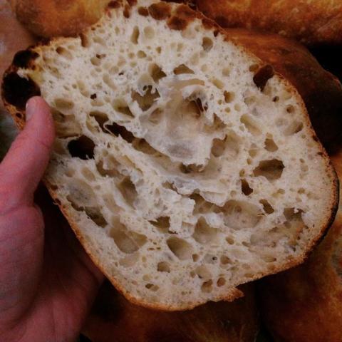 Купить Натуральный бездрожжевой органический хлеб на закваске с семечками. Натуральные продукты магазин