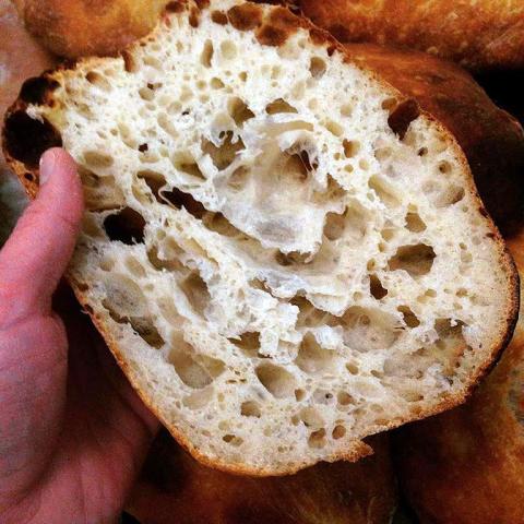 Купить Натуральный бездрожжевой органический хлеб на закваске с луком. Натуральные продукты магазин